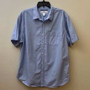 Old Navy Men’s Light Blue Classic Button Short Sleeve - Slim fit - Size XL